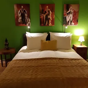 https://emmas-bb.thehaguehotels.net